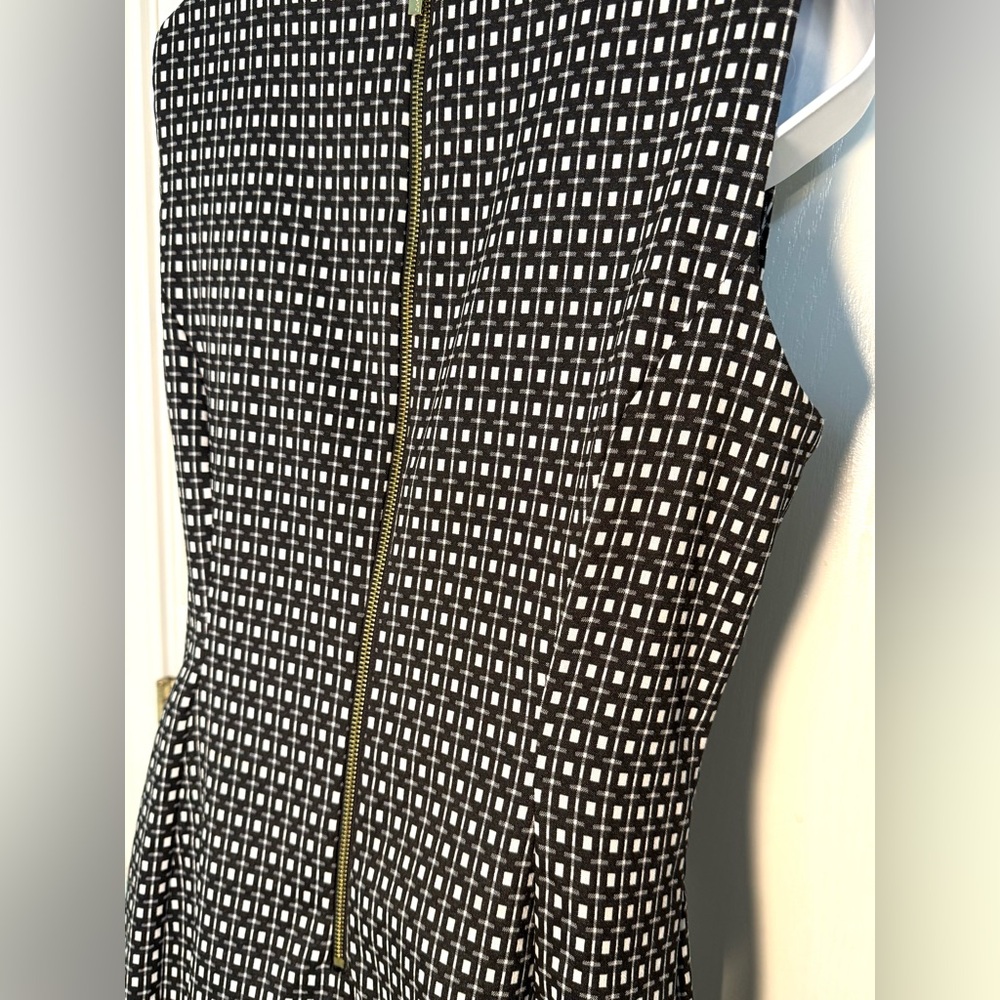 Calvin Klein Black and White Sleeveless sheath Dress size 12 - Picture 10 of 16
